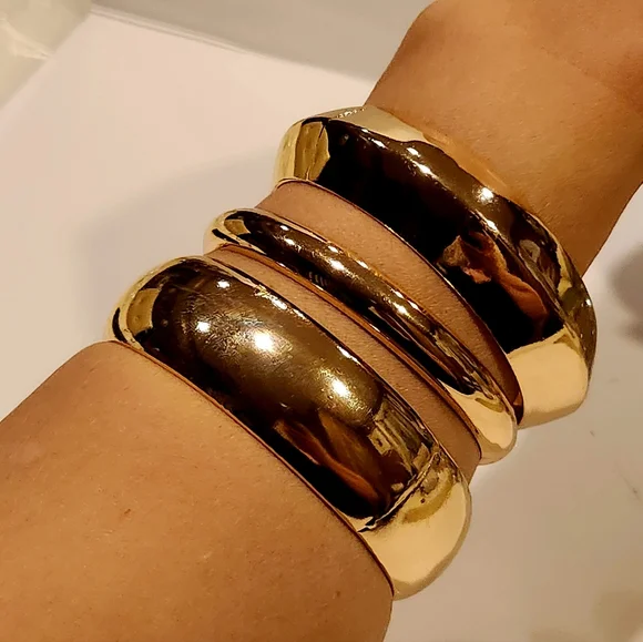 3 Round Chunky Bracelets. Smooth metal.Bangles Trendy Designe. Hupoallergenic - Picture 13 of 13